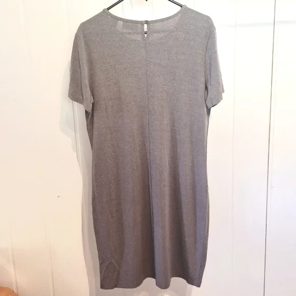 Nordstrom Gray Short Sleeve Tee Dress Size Large Sheath Very Good Condition - Picture 2 of 3